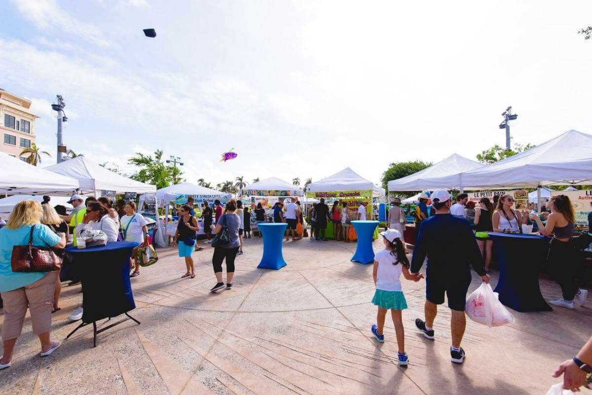 Patrons at West Palm Beach GreenMarket