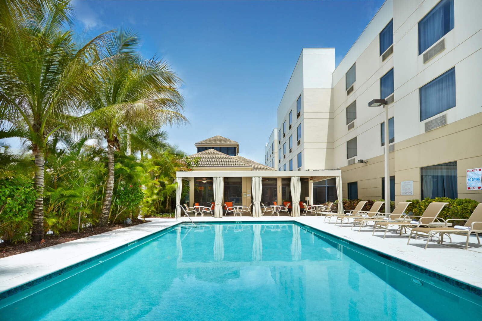 Pool at Hilton Garden Inn Palm Beach Garden