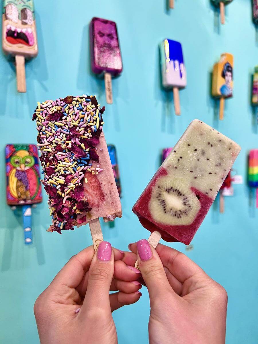 Popsicles with toppings