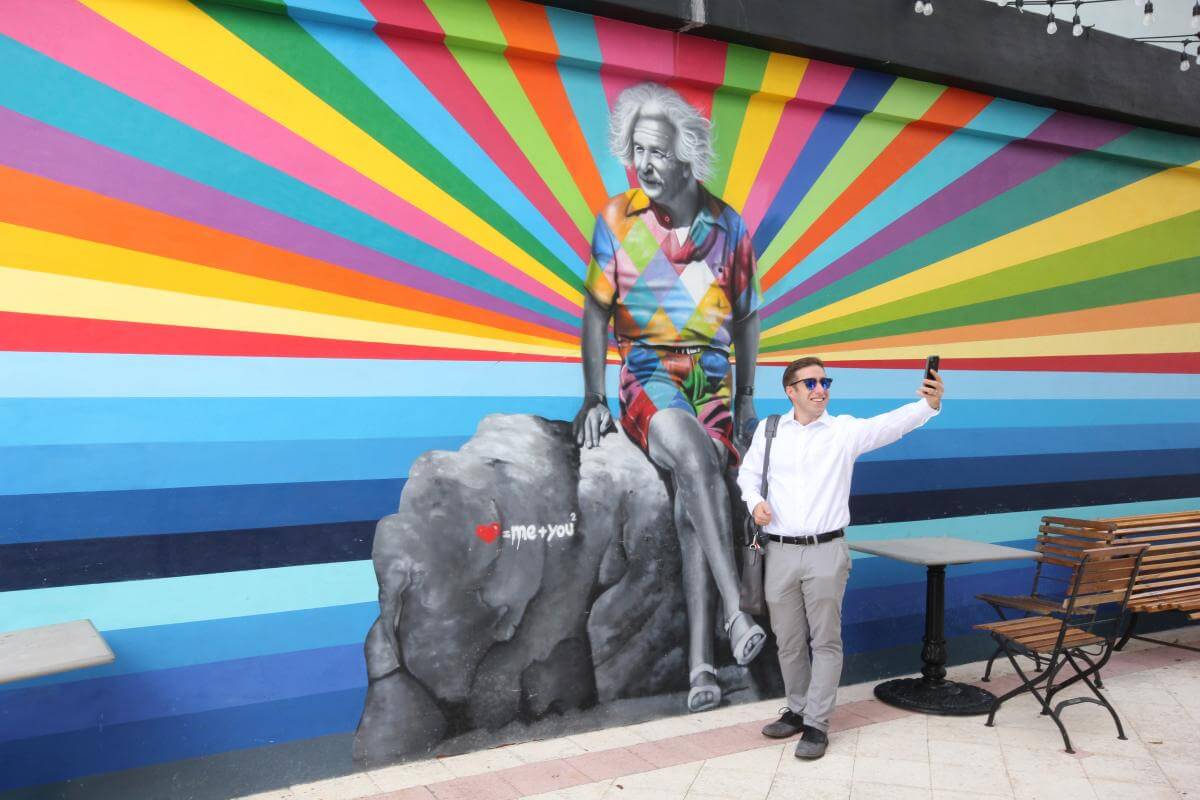 Visit the selfie trail in The Palm Beaches