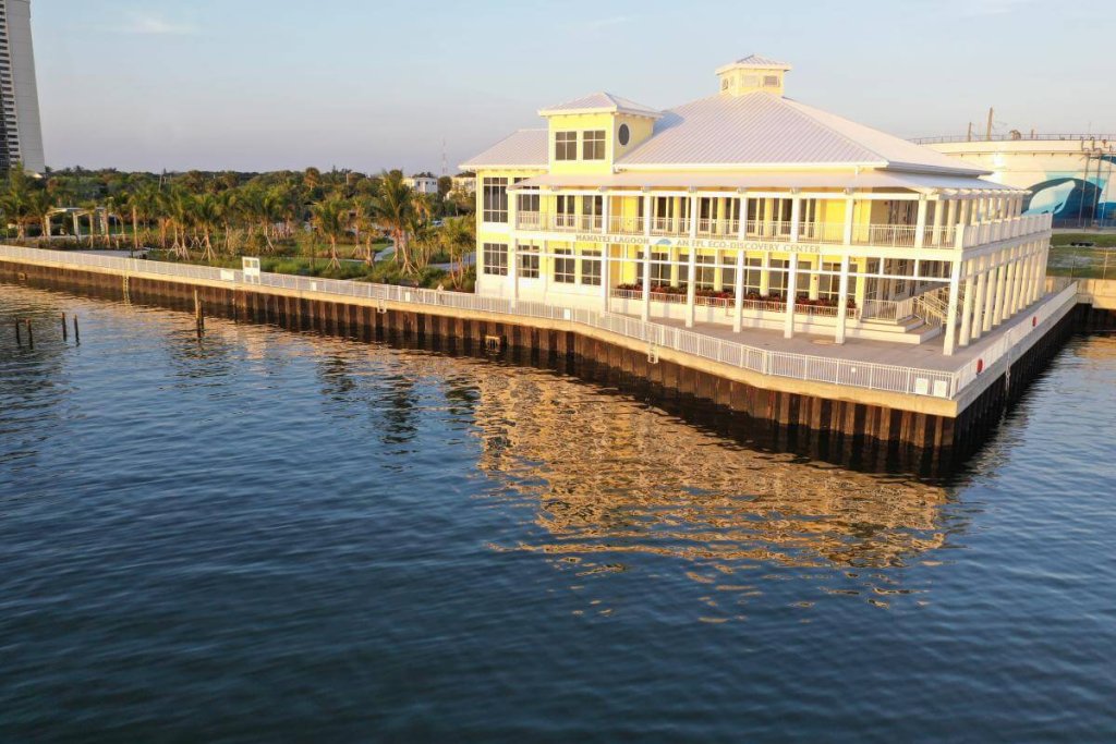 Vue du Manatee Lagoon et du Lake Worth Lagoon adjacent