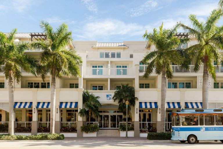Get One Night Free at Hotels and Resorts in The Palm Beaches