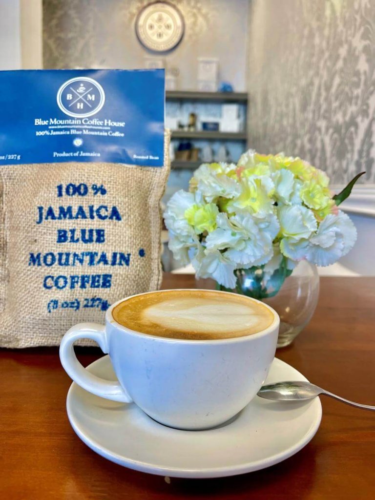 Uma xícara de café Blue Mountain
