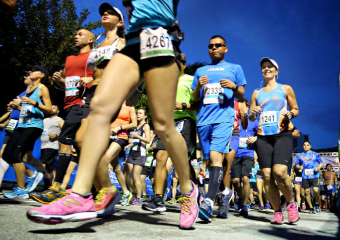 FITTEAM Palm Beaches Marathon runners