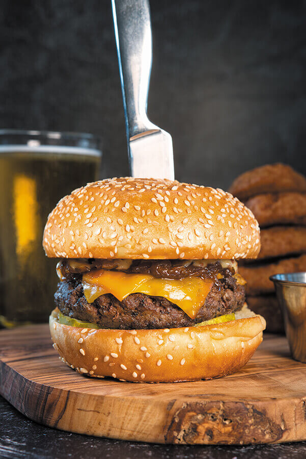 Um cheeseburger