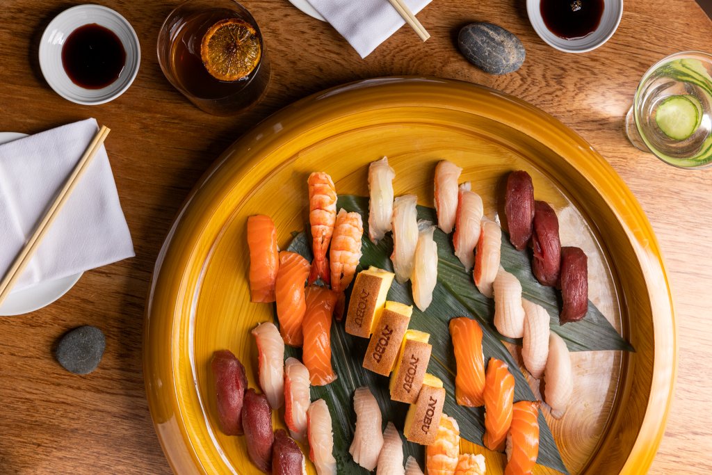 plate of sushi 